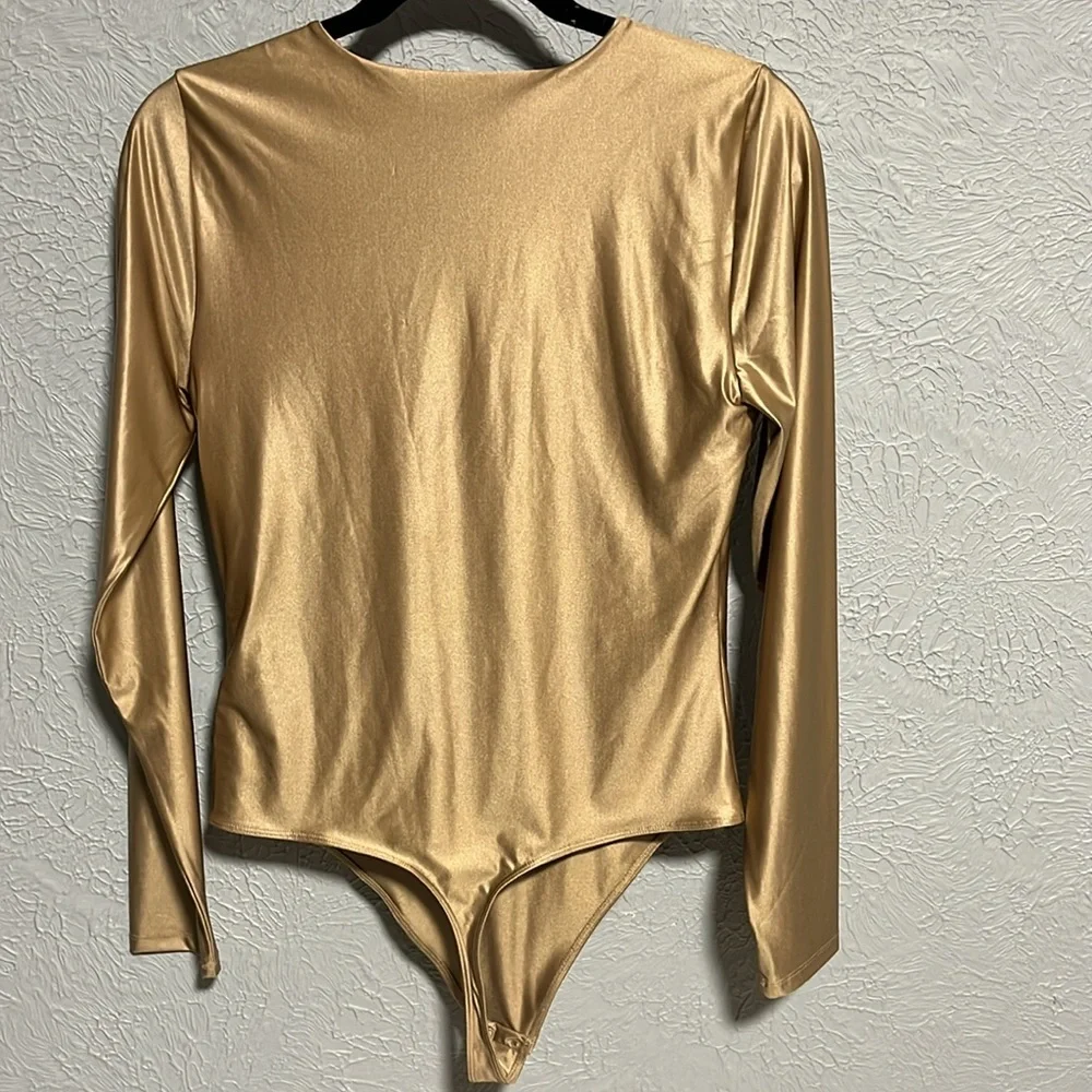 Babaton Aritzia Satinette Gold Long Sleeve Bodysuit Large - Picture 5 of 6